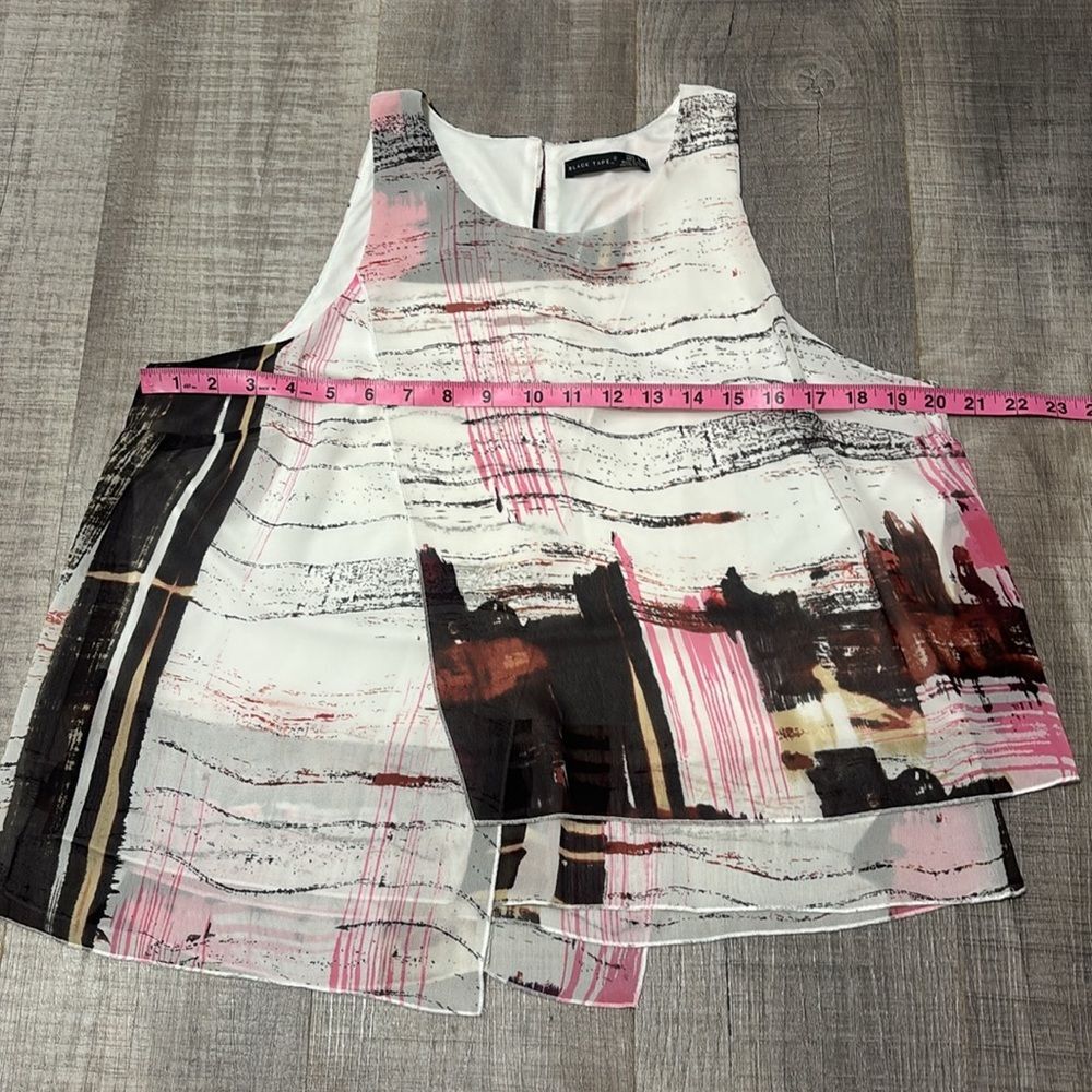 Abstract Print Sleeveless Top - Picture 7 of 8